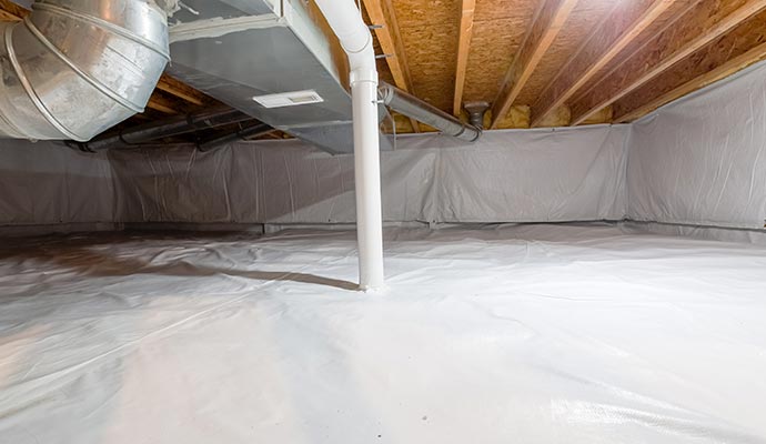 Fully encapsulated crawl space with thermoregulatory blanket
